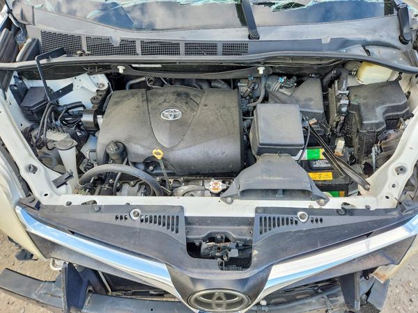 2018 TOYOTA SIENNA LE