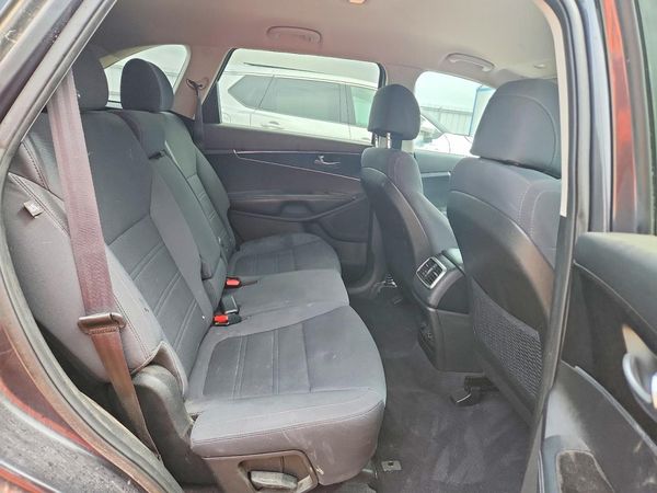 2017 KIA SORENTO L, LX