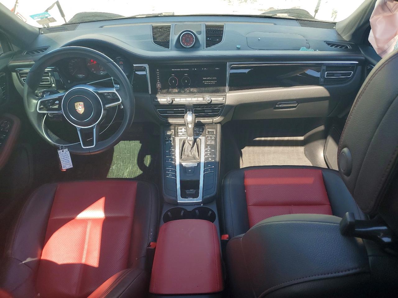 2020 PORSCHE MACAN