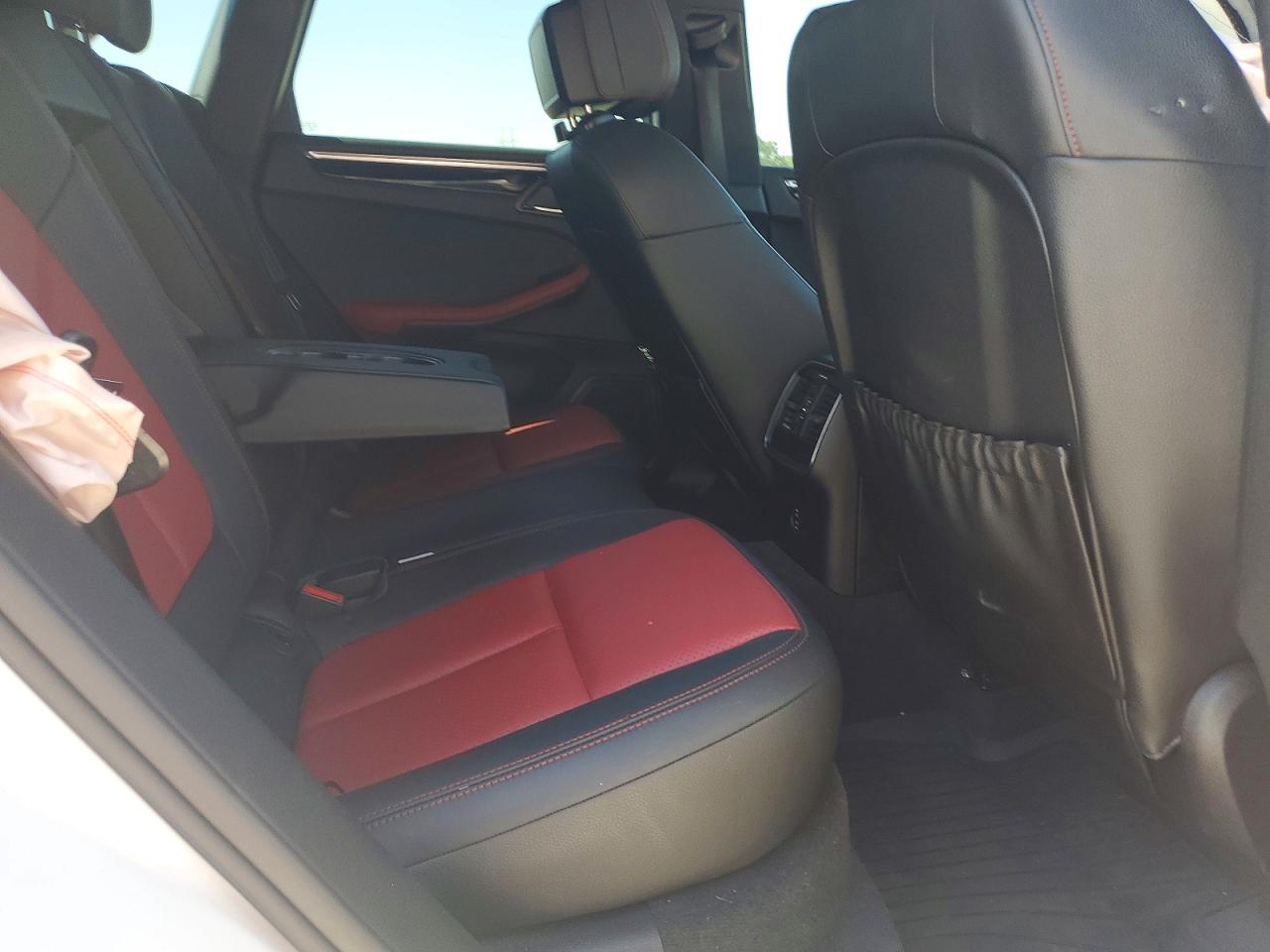 2020 PORSCHE MACAN