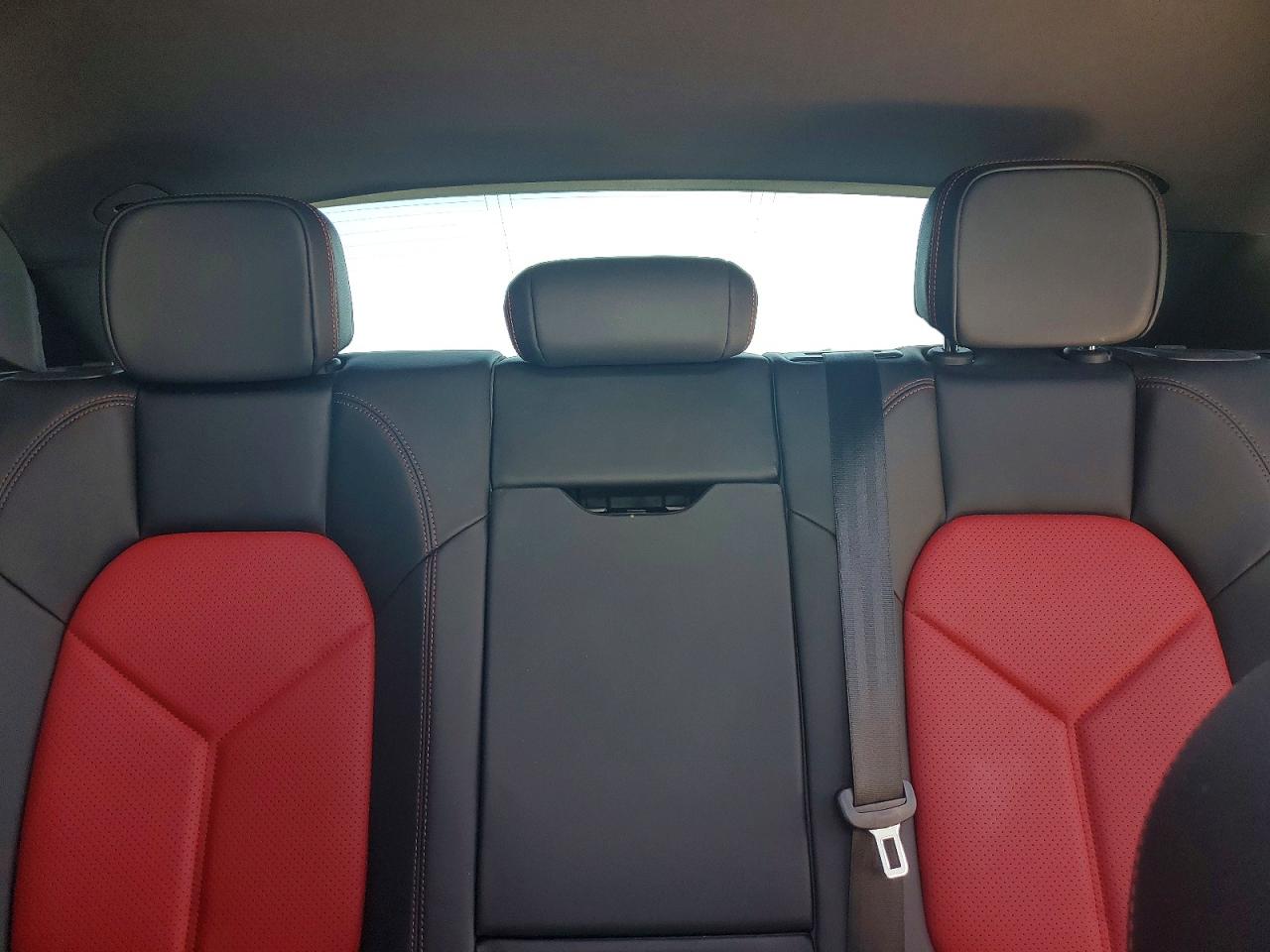 2020 PORSCHE MACAN