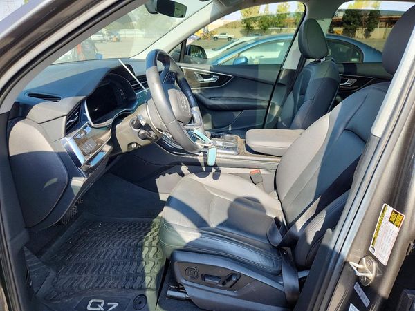 2022 AUDI Q7 quattro Premium