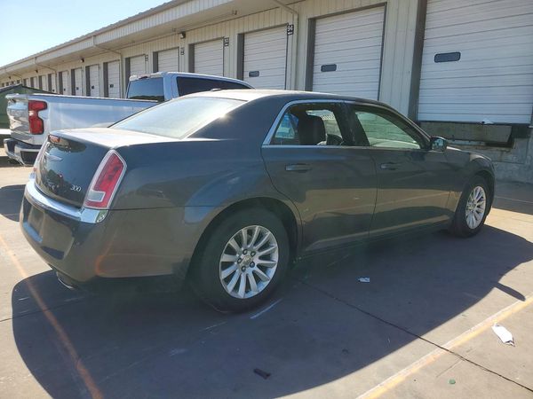 2013 CHRYSLER 300 Base/Limited
