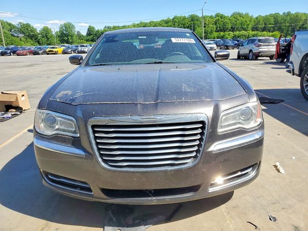 2013 CHRYSLER 300 Base/Limited