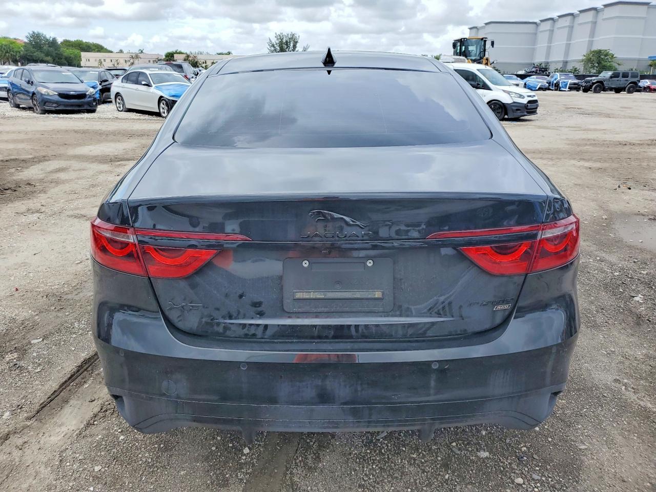 2022 JAGUAR XF R-Dynamic SE