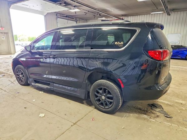 2021 CHRYSLER VOYAGER LXI