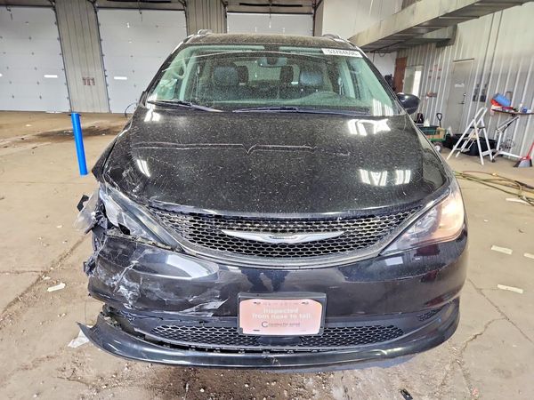 2021 CHRYSLER VOYAGER LXI