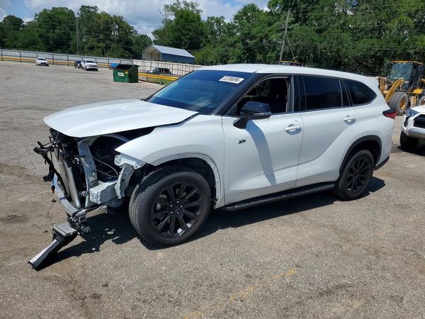 2022 TOYOTA HIGHLANDER