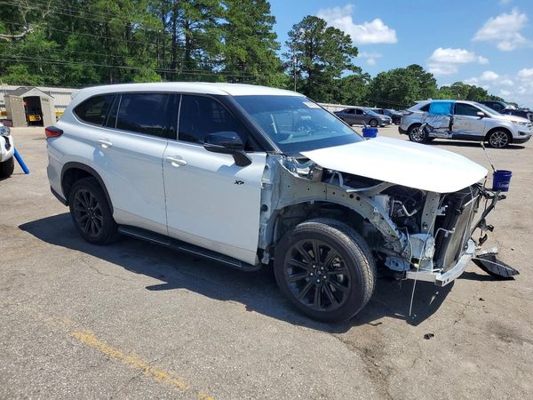 2022 TOYOTA HIGHLANDER