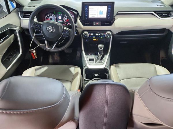 2019 TOYOTA RAV4 XLE Premium