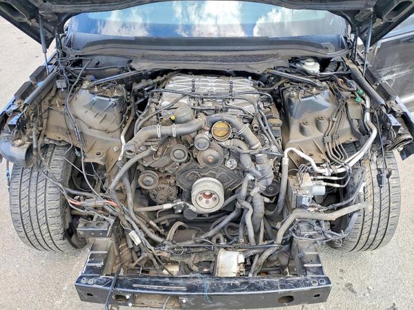 2014 LAND ROVER RANGEROVER Autobiography — Engine bay