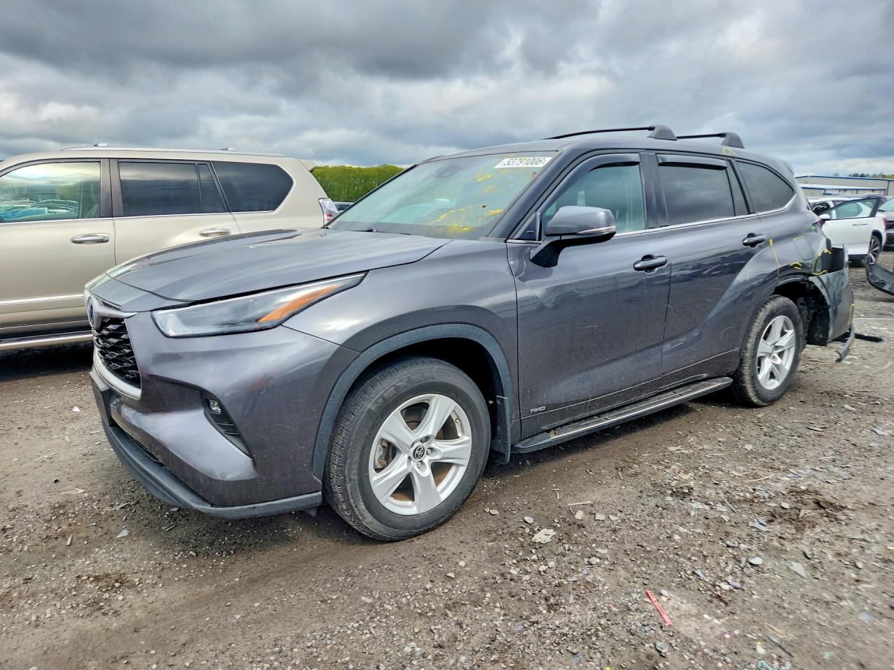 2022 TOYOTA HIGHLANDER LE