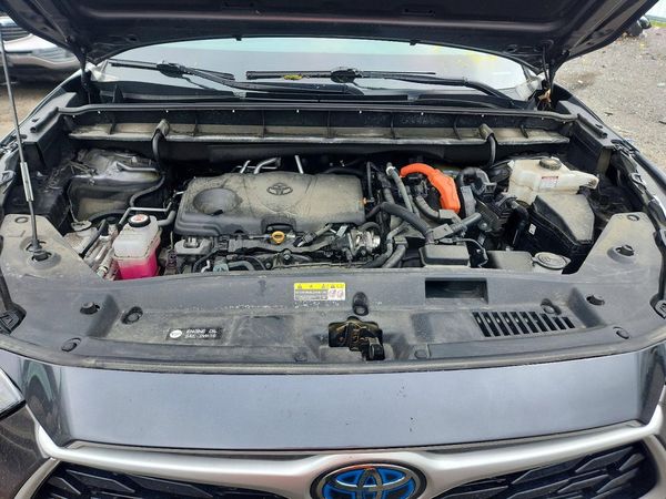 2022 TOYOTA HIGHLANDER LE