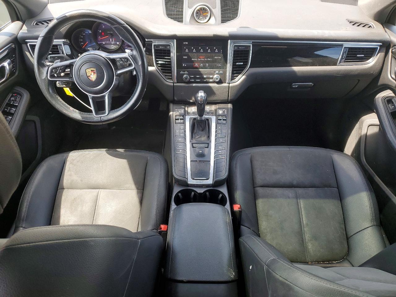 2017 PORSCHE MACAN