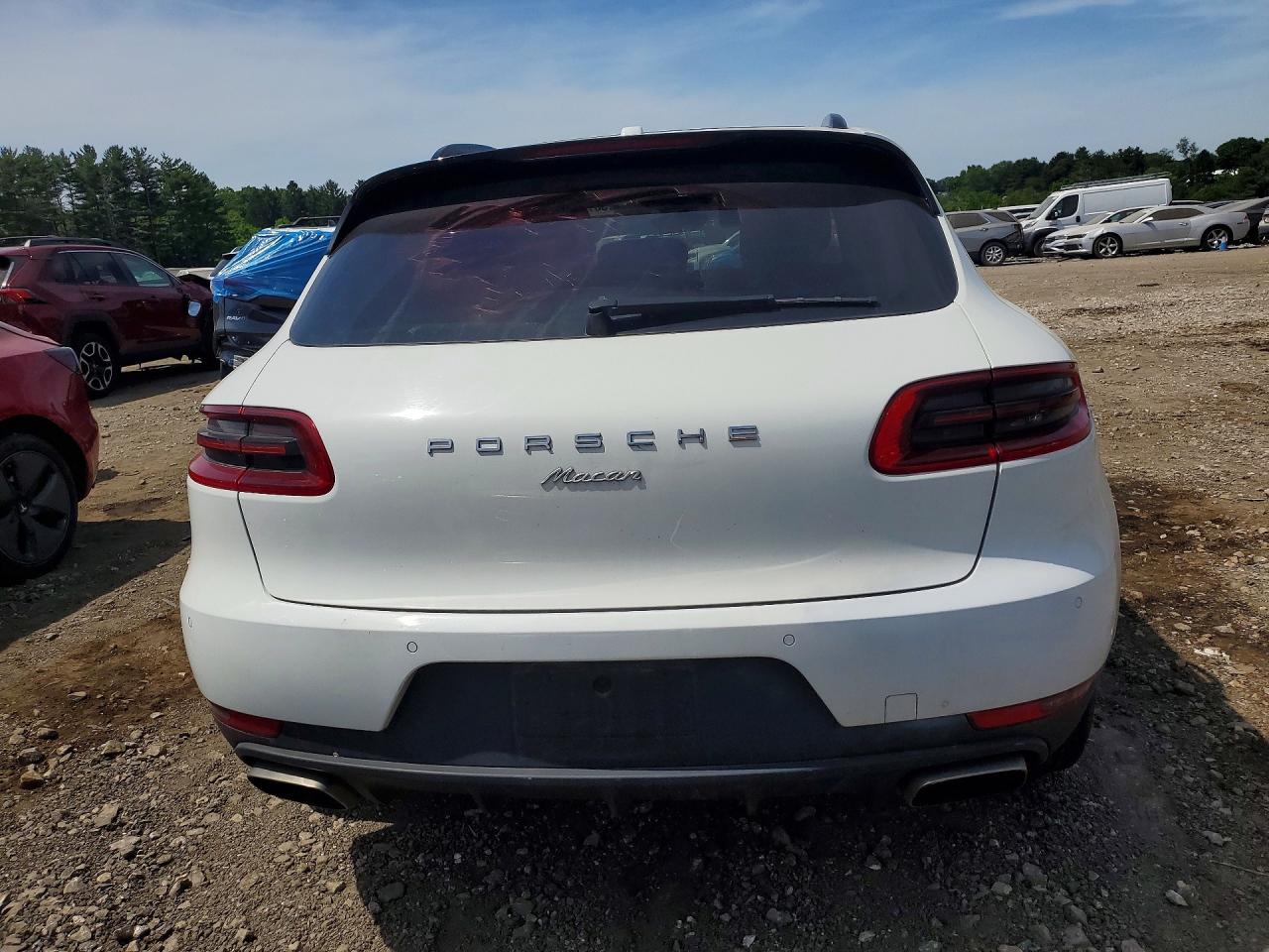 2017 PORSCHE MACAN