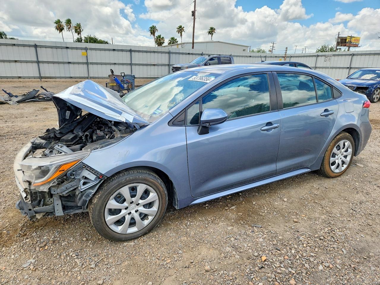 2021 TOYOTA COROLLA LE — Front 3/4