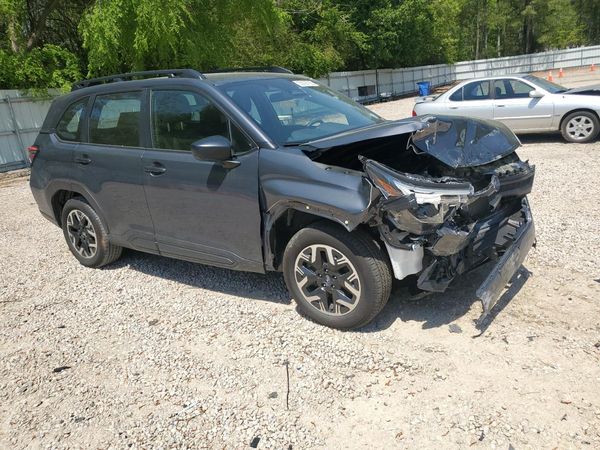 2025 SUBARU FORESTER Base Plus