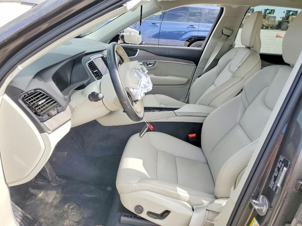 2024 VOLVO XC90 Plus Bright — DENT
