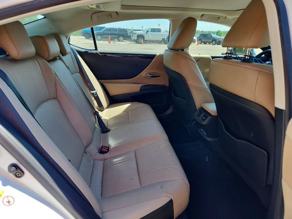2019 LEXUS ES 350