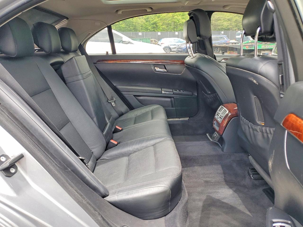 2011 MERCEDES-BENZ S S550