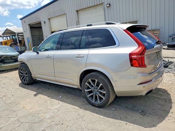 2017 VOLVO XC90 Momentum