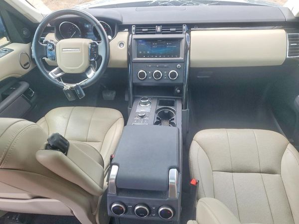 2019 LAND ROVER DISCOVERY SE