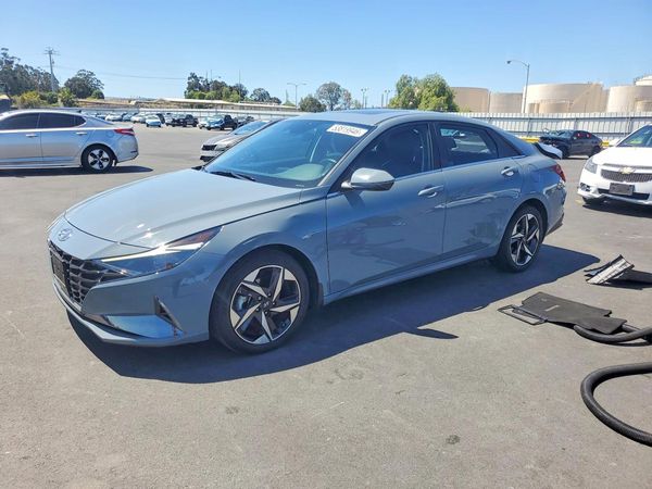 2022 HYUNDAI ELANTRA