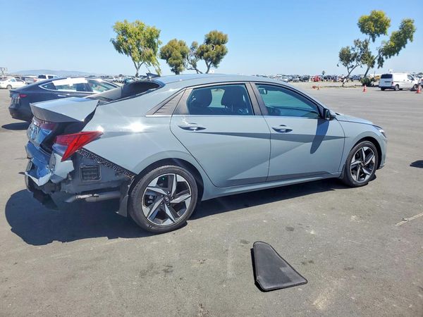 2022 HYUNDAI ELANTRA