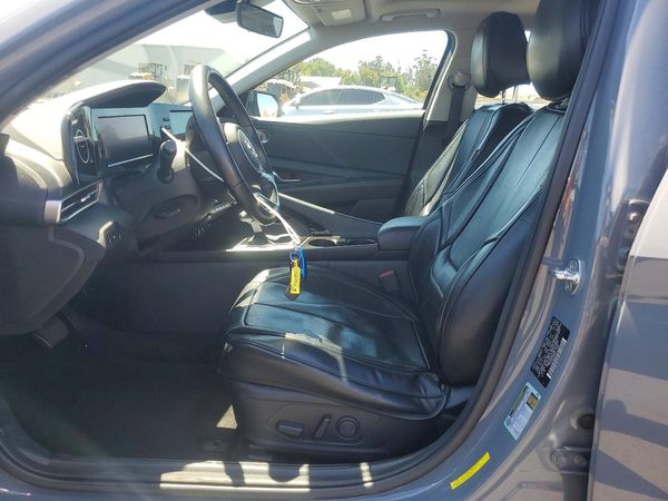 2022 HYUNDAI ELANTRA