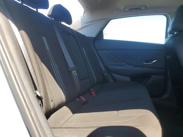 2022 HYUNDAI ELANTRA
