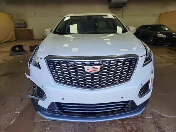 2025 CADILLAC XT5