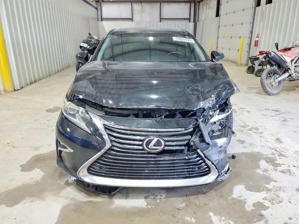 2016 LEXUS ES