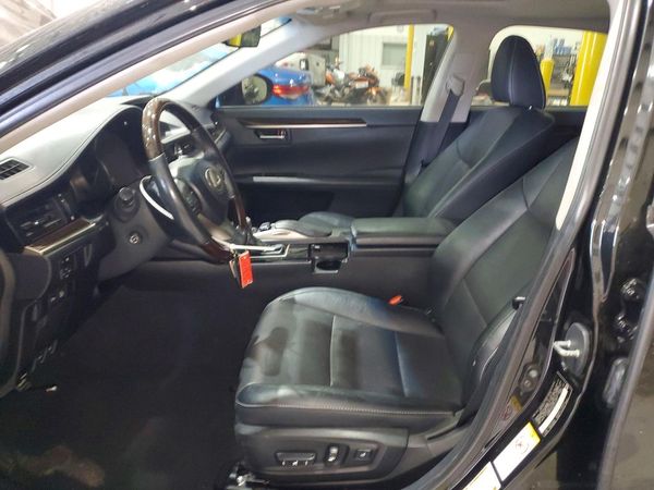 2016 LEXUS ES