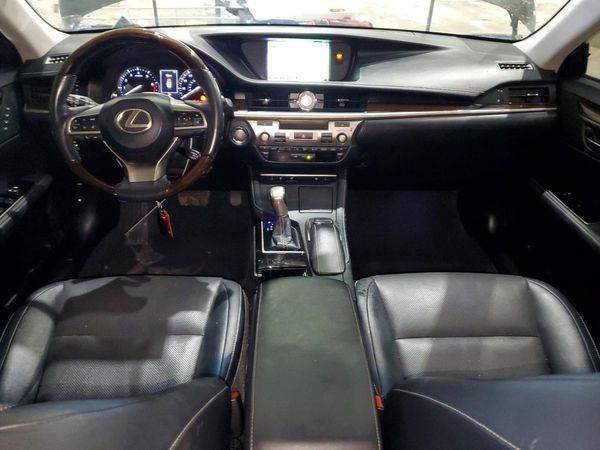 2016 LEXUS ES