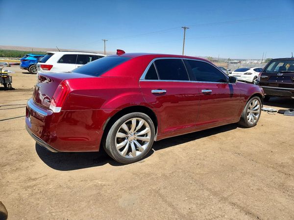 2019 CHRYSLER 300