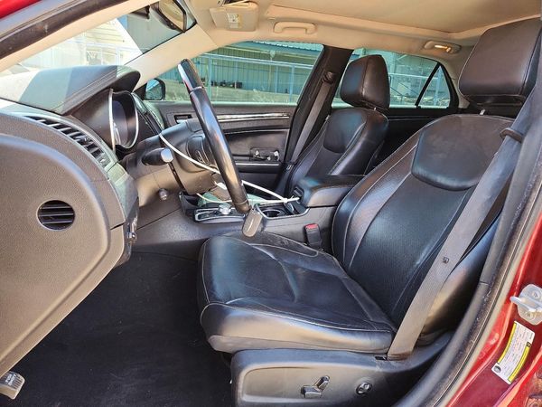 2019 CHRYSLER 300