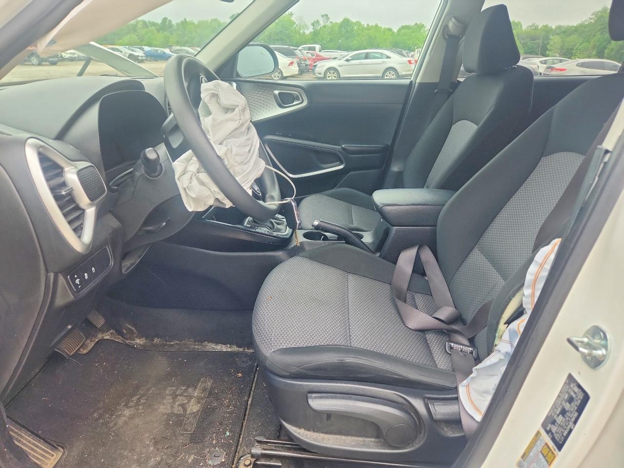 2025 KIA SOUL LX, S
