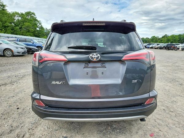 2018 TOYOTA RAV4 SE