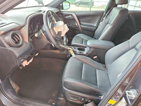 2018 TOYOTA RAV4 SE