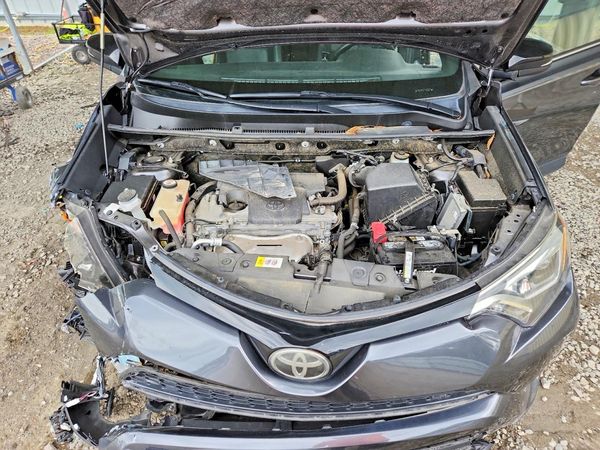 2018 TOYOTA RAV4 SE