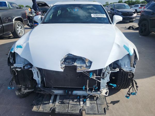 2019 LEXUS IS