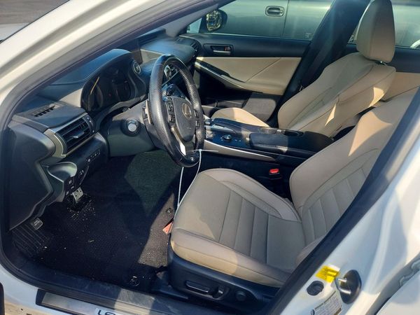 2019 LEXUS IS