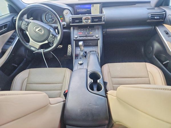 2019 LEXUS IS