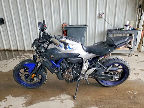 2016 YAMAHA FZ07