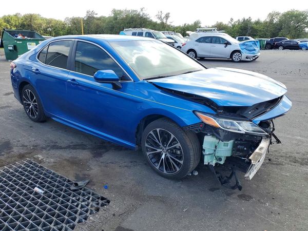 2018 TOYOTA CAMRY L/LE/SE/XLE — Passenger 3/4