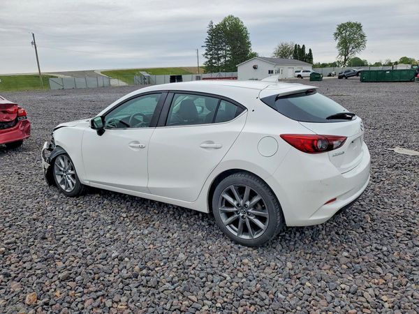 2018 MAZDA 3 Touring
