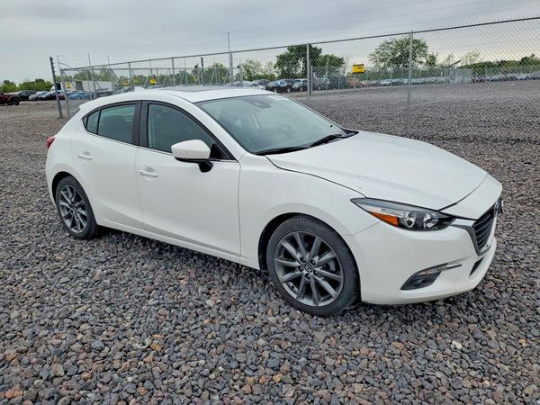 2018 MAZDA 3 Touring