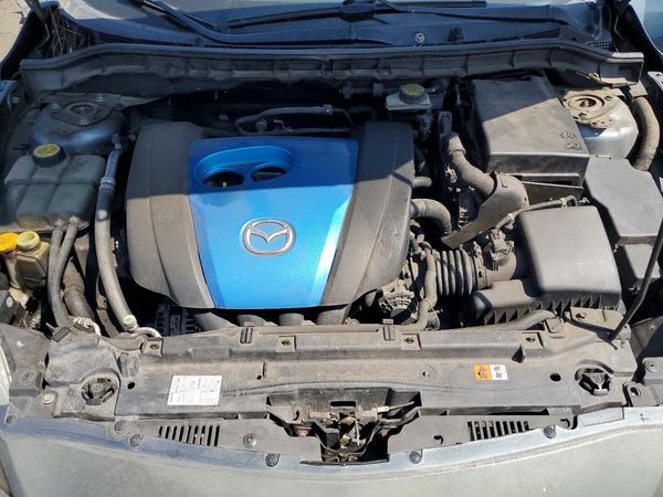 2012 MAZDA 3 Touring/GS — Engine bay