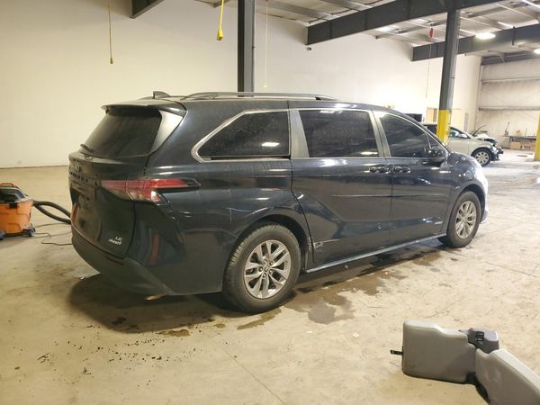 2021 TOYOTA SIENNA LE Plus Package — PSRA