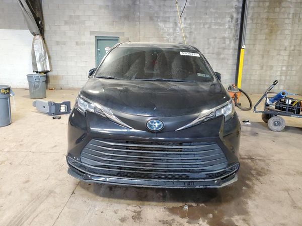 2021 TOYOTA SIENNA LE Plus Package — DIRF